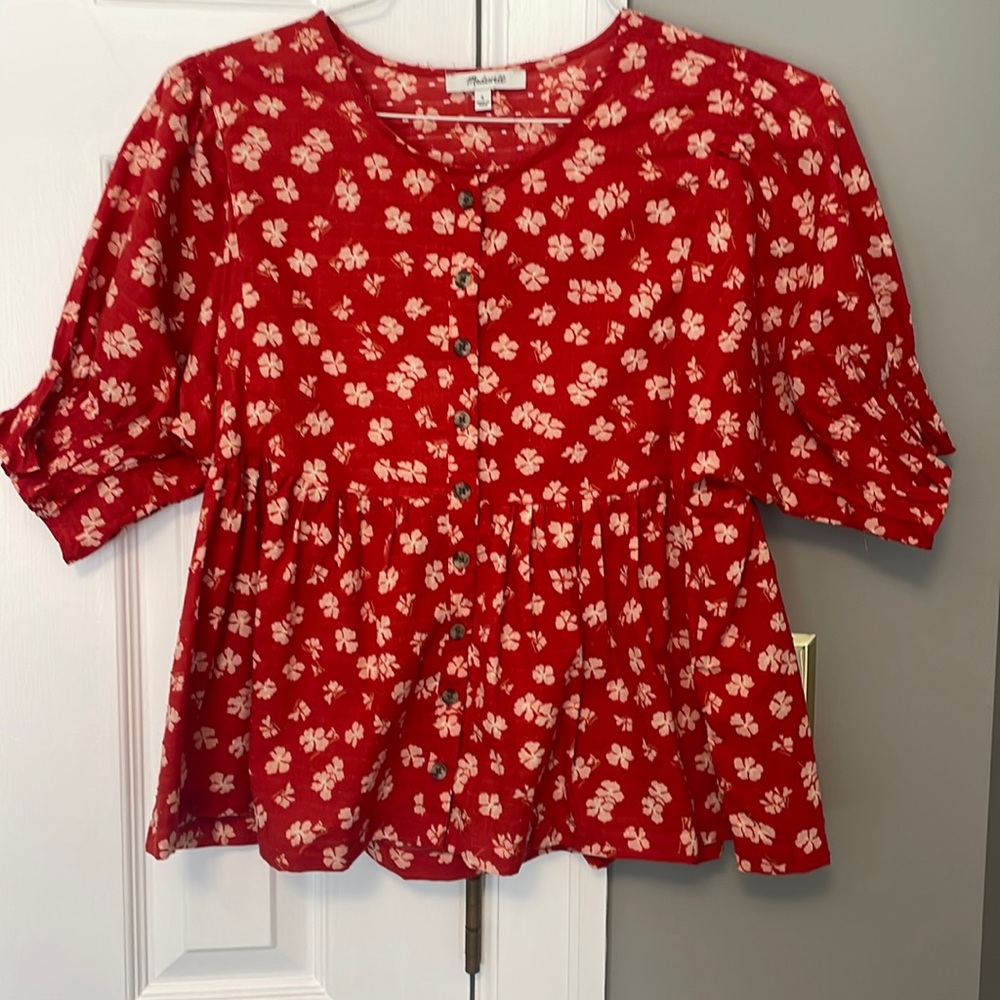 Madewell top. Great addition to a summer/fall wardrobe. Never worn. No tags.